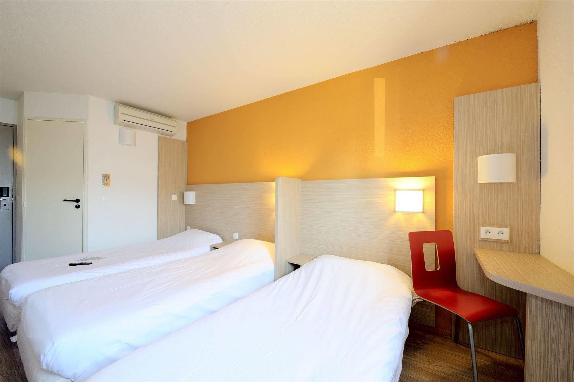 Hotel Kennedy Parc Des Expositions Tarbes Dış mekan fotoğraf